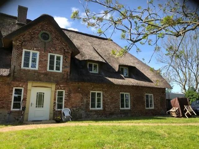 Reetdachhaus Ruexbuell Apartment Vollerwiek